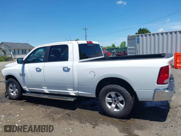 2017 Ram 1500 Big Horn z VIN 1C6RR7TT3HS770180, wystawiony jako IAAI lot #42279885 z przebiegiem 146 444 mil mil oraz . Historia ofert i sprzedaży dostępna na DreamBid. Obrazek 14.