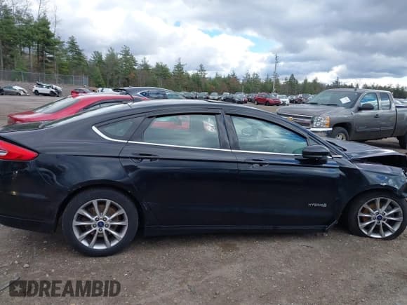✅ 2017 Ford Fusion Hybrid SE • VIN: 3FA6P0LU3HR357632 • Lot: 43629703. Wystawiony na IAAI z przebiegiem 201 244 mil. Bezpłatny archiwum sprzedaży aukcyjnych z USA i szczegółowy raport historii pojazdu na DreamBid. Zdjęcie 13.