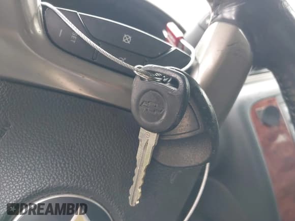 ✅ 2014 Chevrolet Tahoe LT • VIN: 1GNSCBE00ER129581 • Lot: 43710208. Listed on IAAI with 171,570 mi. Free auction sales archive from the USA and detailed vehicle history report at DreamBid. Image 11.