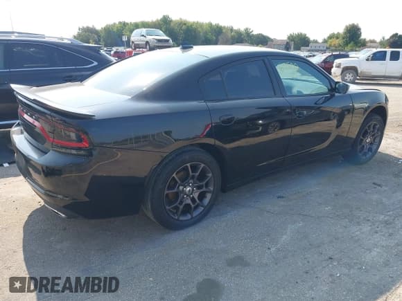 ✅ 2018 Dodge Charger GT • VIN: 2C3CDXJG8JH207520 • Lot: 43165500. Wystawiony na IAAI z przebiegiem 40 311 mil. Bezpłatny archiwum sprzedaży aukcyjnych z USA i szczegółowy raport historii pojazdu na DreamBid. Zdjęcie 4.