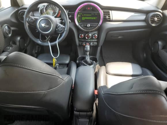 2017 MINI Hardtop Cooper with VIN WMWXP5C52H3C63759, listed as a Copart auction lot 60203935 with 118,339 mi miles and Salvage title. Bid and sale history available at DreamBid. Image 8.