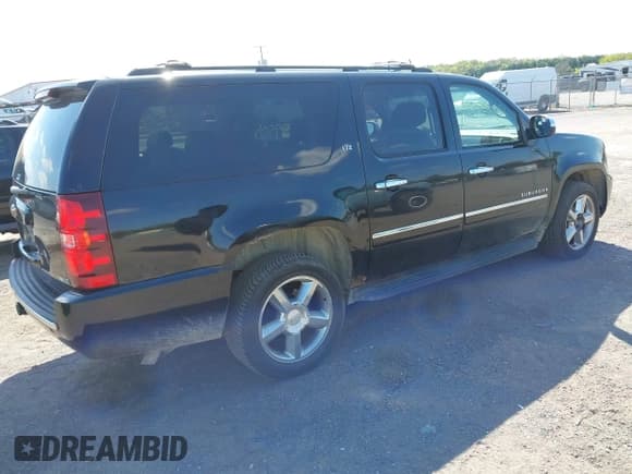 ✅ 2011 Chevrolet Suburban LTZ • VIN: 1GNSKKE3XBR233634 • Лот: 43359509. Опубликован ранее на IAAI с пробегом 240 336 миль. Бесплатный доступ к архиву аукционных продаж из США и подробный отчёт об истории автомобиля на DreamBid. Изображение 4.