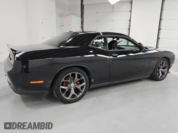 ✅ 2019 Dodge Challenger R/T • VIN: 2C3CDZBT1KH551215 • Лот: 81217545. Опубликован ранее на Copart с пробегом 77 227 миль. Бесплатный доступ к архиву аукционных продаж из США и подробный отчёт об истории автомобиля на DreamBid. Изображение 3.