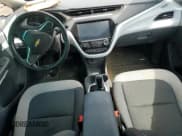 ✅ 2019 Chevrolet Bolt EV LT • VIN: 1G1FY6S0XK4104146 • Lot: 66765014. Wystawiony na Copart z przebiegiem 92 492 mil. Bezpłatny archiwum sprzedaży aukcyjnych z USA i szczegółowy raport historii pojazdu na DreamBid. Zdjęcie 8.