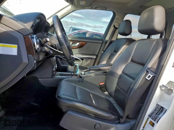 ✅ 2013 Mercedes-Benz GLK 350 • VIN: WDCGG5HB0DG148704 • Лот: 95131985. Опубликован ранее на Copart с пробегом 141 505 миль. Бесплатный доступ к архиву аукционных продаж из США и подробный отчёт об истории автомобиля на DreamBid. Изображение 7.