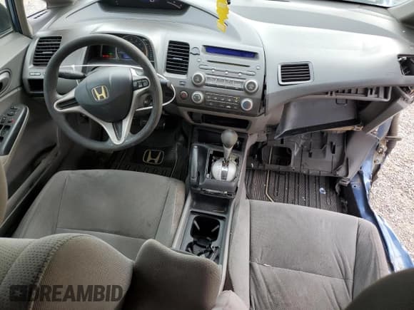 ✅ 2009 Honda Civic DX-G • VIN: 2HGFA16489H005206 • Lot: 71698015. Wystawiony na Copart z przebiegiem 333 195 mil. Bezpłatny archiwum sprzedaży aukcyjnych z USA i szczegółowy raport historii pojazdu na DreamBid. Zdjęcie 8.