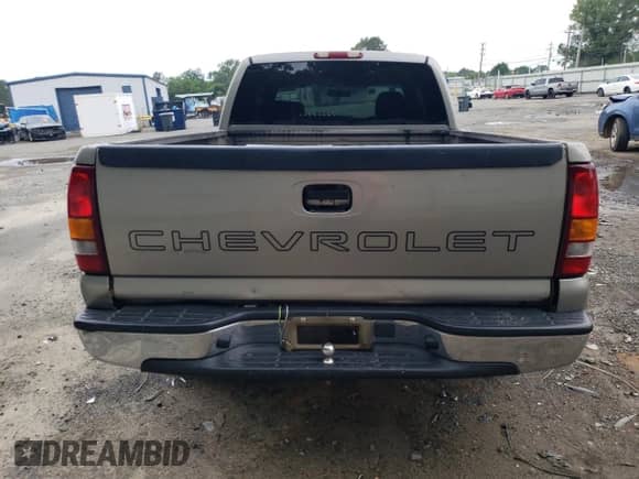 ✅ 2001 Chevrolet Silverado 1500 • VIN: 2GCEC19W211218487 • Lot: 53345414. Wystawiony na Copart z przebiegiem 351 214 mil mil. Skorzystaj z bezpłatnego archiwum sprzedaży aukcyjnych z USA i zobacz szczegółowy raport historii pojazdu na DreamBid. Zdjęcie 6.