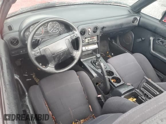 ✅ 1990 Mazda MX-5 Miata Special Edition • VIN: JM1NA3516L0106561 • Lot: 74152824. Wystawiony na Copart z przebiegiem Nie podano. Bezpłatny archiwum sprzedaży aukcyjnych z USA i szczegółowy raport historii pojazdu na DreamBid. Zdjęcie 8.