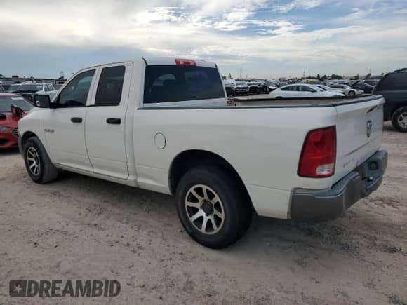 2009 Dodge 1500 SLT z VIN 1D3HB18P49S768965, wystawiony jako Copart lot #69381624 z przebiegiem 266 672 mil mil oraz Czysty tytuł • Clean title. Historia ofert i sprzedaży dostępna na DreamBid. Obrazek 2.