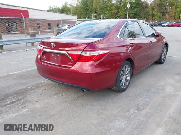 ✅ 2017 Toyota Camry SE • VIN: 4T1BF1FKXHU775086 • Lot: 43350797. Listed on IAAI with 126,346 mi. Free auction sales archive from the USA and detailed vehicle history report at DreamBid. Image 4.