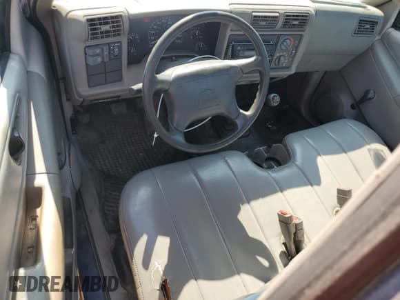 ✅ 1995 Chevrolet S-10 • VIN: 1GCCS1441S8161729 • Лот: 62607324. Опубликован ранее на Copart с пробегом 69 557 миль. Бесплатный доступ к архиву аукционных продаж из США и подробный отчёт об истории автомобиля на DreamBid. Изображение 8.