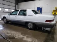 ✅ 1995 Buick Roadmaster • VIN: 1G4BT52P1SR425910 • Lot: 77498994. Wystawiony na Copart z przebiegiem 85 585 mil. Bezpłatny archiwum sprzedaży aukcyjnych z USA i szczegółowy raport historii pojazdu na DreamBid. Zdjęcie 2.