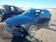 ✅ 2022 Mazda CX-30 S Carbon Edition • VIN: 3MVDMBCL4NM425196 • Lot: 43605916. Wystawiony na IAAI z przebiegiem 64 981 mil. Bezpłatny archiwum sprzedaży aukcyjnych z USA i szczegółowy raport historii pojazdu na DreamBid. Zdjęcie 2.