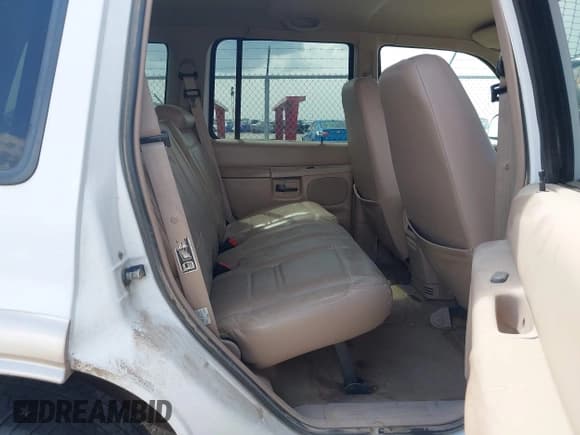 ✅ 2000 Ford Explorer Eddie Bauer • VIN: 1FMZU74E8YZA55910 • Lot: 42847157. Wystawiony na IAAI z przebiegiem 167 713 mil. Bezpłatny archiwum sprzedaży aukcyjnych z USA i szczegółowy raport historii pojazdu na DreamBid. Zdjęcie 8.