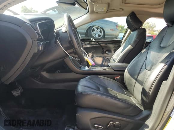 ✅ 2020 Ford Fusion Titanium • VIN: 3FA6P0D9XLR118047 • Lot: 70889105. Listed on Copart with 84,525 mi. Free auction sales archive from the USA and detailed vehicle history report at DreamBid. Image 7.