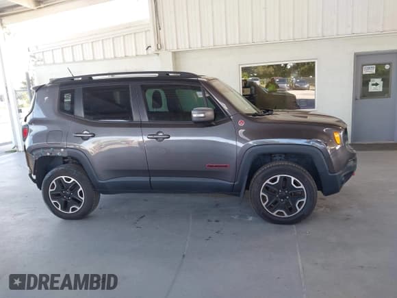 ✅ 2016 Jeep Renegade Trailhawk • VIN: ZACCJBCT6GPE01293 • Лот: 43643602. Опубликован ранее на IAAI с пробегом 168 985 миль. Бесплатный доступ к архиву аукционных продаж из США и подробный отчёт об истории автомобиля на DreamBid. Изображение 14.