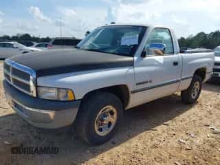 1997 Dodge 1500 z VIN 1B7HC16Y0VS176345, wystawiony jako IAAI lot #42545446 z przebiegiem 222 103 mil mil oraz . Historia ofert i sprzedaży dostępna na DreamBid. Obrazek 2.