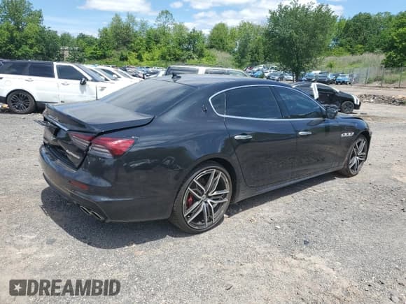 ✅ 2022 Maserati Quattroporte Modena Q4 • VIN: ZAM56YRM0N1385095 • Lot: 54836935. Listed on Copart with Not provided. Free auction sales archive from the USA and detailed vehicle history report at DreamBid. Image 3.