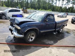 ✅ 2000 Chevrolet S-10 LS • VIN: 1GCCS1454YK228697 • Лот: 70213745. Опубликован ранее на Copart с пробегом Не указан. Бесплатный доступ к архиву аукционных продаж из США и подробный отчёт об истории автомобиля на DreamBid. Изображение 1.