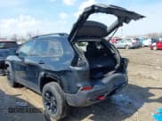 ✅ 2023 Jeep Cherokee Trailhawk • VIN: 1C4PJMBN3PD104741 • Lot: 41777882. Wystawiony na IAAI z przebiegiem 25 405 mil. Bezpłatny archiwum sprzedaży aukcyjnych z USA i szczegółowy raport historii pojazdu na DreamBid. Zdjęcie 3.