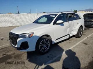 ✅ 2025 Audi Q7 Premium Plus • VIN: WA1LCBF75SD005060 • Лот: 86839985. Опубликован ранее на Copart с пробегом 12 919 миль. Бесплатный доступ к архиву аукционных продаж из США и подробный отчёт об истории автомобиля на DreamBid. Изображение 1.