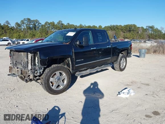 ✅ 2015 Chevrolet Silverado 2500HD LTZ • VIN: 1GC1KWE82FF138158 • Lot: 41369180. Listed on IAAI with 268,501 mi. Free auction sales archive from the USA and detailed vehicle history report at DreamBid. Image 2.