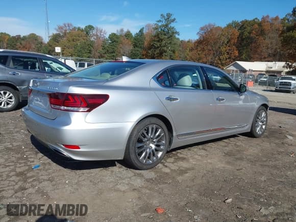 ✅ 2014 Lexus LS 460 L • VIN: JTHGL5EF9E5053398 • Лот: 43696263. Опубликован ранее на IAAI с пробегом 117 545 миль. Бесплатный доступ к архиву аукционных продаж из США и подробный отчёт об истории автомобиля на DreamBid. Изображение 4.