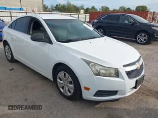 ✅ 2012 Chevrolet Cruze LS • VIN: 1G1PD5SH9C7268617 • Лот: 43775673. Опубликован ранее на IAAI с пробегом 105 962 миль. Бесплатный доступ к архиву аукционных продаж из США и подробный отчёт об истории автомобиля на DreamBid. Изображение 1.