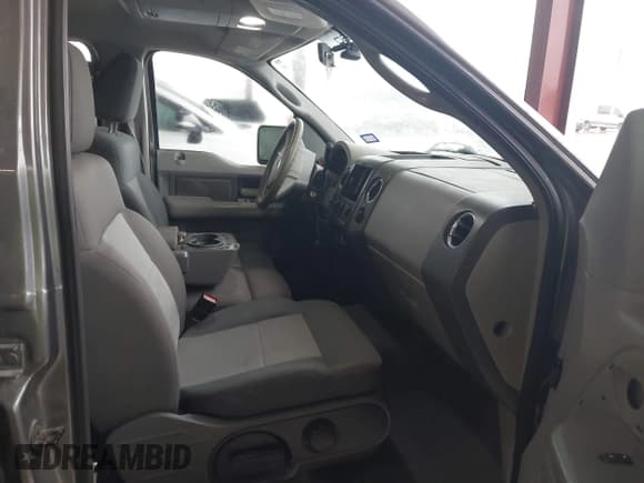 ✅ 2004 Ford F-150 XLT • VIN: 1FTRW12W74KD10296 • Lot: 42083746. Listed on IAAI with 170,500 mi. Free auction sales archive from the USA and detailed vehicle history report at DreamBid. Image 5.