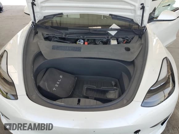 ✅ 2023 Tesla Model 3 Performance • VIN: 5YJ3E1EC7PF600078 • Lot: 52805345. Wystawiony na Copart z przebiegiem Nie podano. Bezpłatny archiwum sprzedaży aukcyjnych z USA i szczegółowy raport historii pojazdu na DreamBid. Zdjęcie 11.