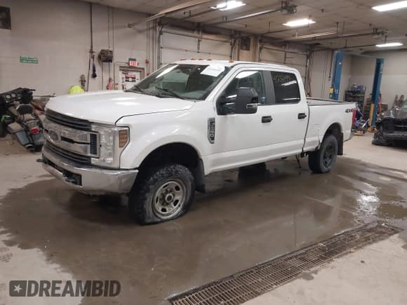 ✅ 2018 Ford F-250 XL • VIN: 1FT7W2B62JEB55938 • Lot: 41236499. Listed on IAAI with 276,458 mi. Free auction sales archive from the USA and detailed vehicle history report at DreamBid. Image 17.