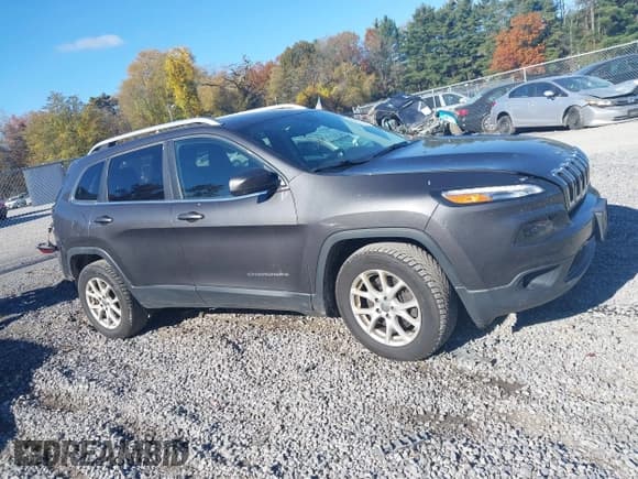 ✅ 2017 Jeep Cherokee Latitude • VIN: 1C4PJMCS7HW631482 • Лот: 43510988. Опубликован ранее на IAAI с пробегом 51 377 миль. Бесплатный доступ к архиву аукционных продаж из США и подробный отчёт об истории автомобиля на DreamBid. Изображение 13.