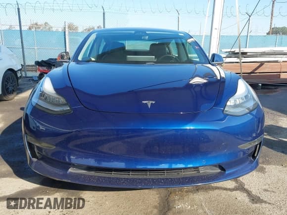 ✅ 2018 Tesla Model 3 Long Range Battery • VIN: 5YJ3E1EA8JF014706 • Lot: 41453650. Wystawiony na IAAI z przebiegiem 68 037 mil. Bezpłatny archiwum sprzedaży aukcyjnych z USA i szczegółowy raport historii pojazdu na DreamBid. Zdjęcie 12.