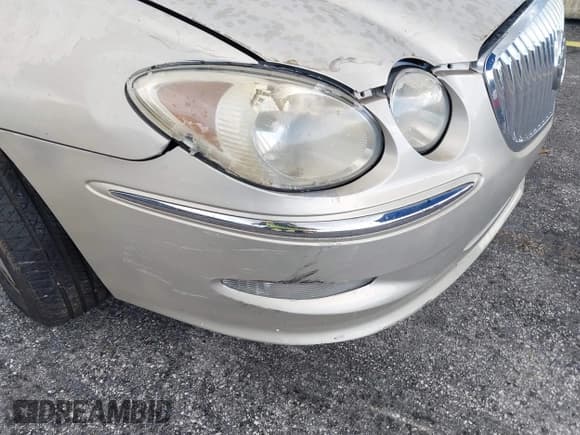 ✅ 2008 Buick LaCrosse CXL • VIN: 2G4WD582X81210649 • Lot: 43554991. Wystawiony na IAAI z przebiegiem 258 614 mil. Bezpłatny archiwum sprzedaży aukcyjnych z USA i szczegółowy raport historii pojazdu na DreamBid. Zdjęcie 14.