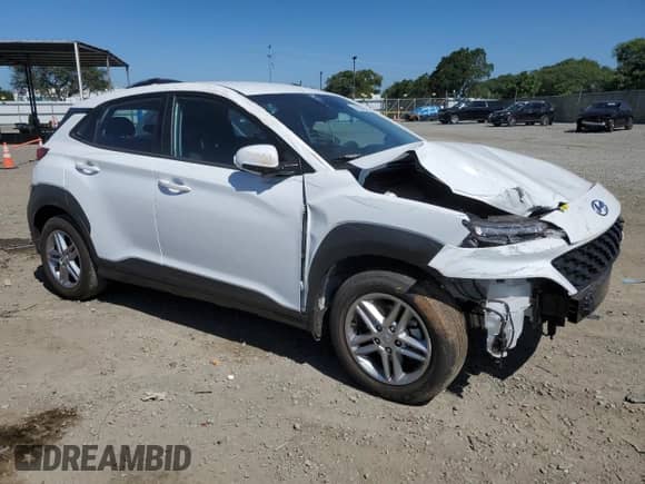 2023 Hyundai Kona SE with VIN KM8K22AB3PU057015, listed as a Copart auction lot 81953795 with 6,186 mi miles and Salvage title. Bid and sale history available at DreamBid. Image 4.