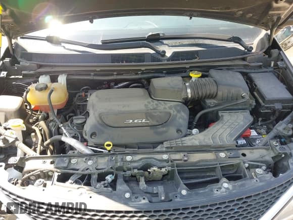 ✅ 2017 Chrysler Pacifica Touring L • VIN: 2C4RC1BG1HR785208 • Лот: 42584438. Опубликован ранее на IAAI с пробегом 93 204 миль. Бесплатный доступ к архиву аукционных продаж из США и подробный отчёт об истории автомобиля на DreamBid. Изображение 10.