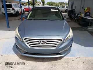 ✅ 2015 Hyundai Sonata SE • VIN: 5NPE24AF7FH250986 • Lot: 81455545. Wystawiony na Copart z przebiegiem 66 330 mil mil. Skorzystaj z bezpłatnego archiwum sprzedaży aukcyjnych z USA i zobacz szczegółowy raport historii pojazdu na DreamBid. Zdjęcie 5.