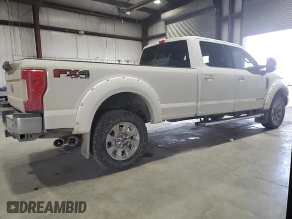 ✅ 2017 Ford F-350 Platinum • VIN: 1FT8W3BT0HED42234 • Lot: 62879655. Wystawiony na Copart z przebiegiem 74 408 mil. Bezpłatny archiwum sprzedaży aukcyjnych z USA i szczegółowy raport historii pojazdu na DreamBid. Zdjęcie 3.