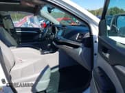 ✅ 2016 Toyota Highlander XLE • VIN: 5TDJKRFH8GS348118 • Лот: 43492241. Опубликован ранее на IAAI с пробегом 83 664 миль. Бесплатный доступ к архиву аукционных продаж из США и подробный отчёт об истории автомобиля на DreamBid. Изображение 5.