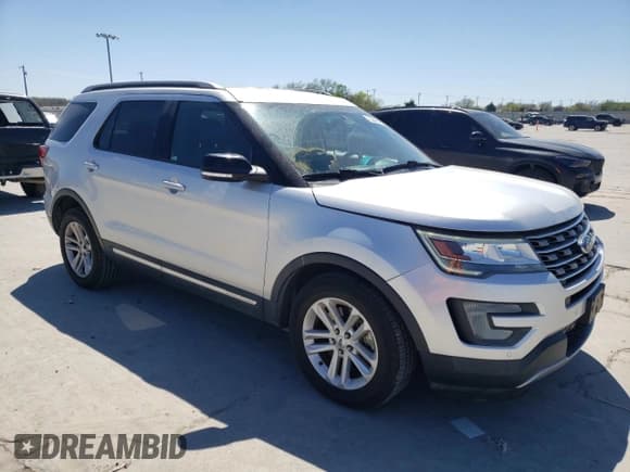 ✅ 2017 Ford Explorer XLT • VIN: 1FM5K7D86HGA61974 • Lot: 50249405. Listed on Copart with 120,097 mi. Free auction sales archive from the USA and detailed vehicle history report at DreamBid. Image 4.