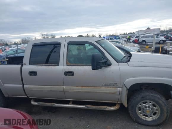 ✅ 2006 Chevrolet Silverado 2500HD LT3 • VIN: 1GCHK23D56F159755 • Лот: 41299166. Опубликован ранее на IAAI с пробегом 377 183 миль. Бесплатный доступ к архиву аукционных продаж из США и подробный отчёт об истории автомобиля на DreamBid. Изображение 13.
