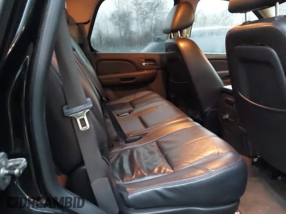 ✅ 2010 Chevrolet Tahoe LT • VIN: 1GNUKBE05AR248944 • Lot: 43825492. Wystawiony na IAAI z przebiegiem 222 160 mil. Bezpłatny archiwum sprzedaży aukcyjnych z USA i szczegółowy raport historii pojazdu na DreamBid. Zdjęcie 8.