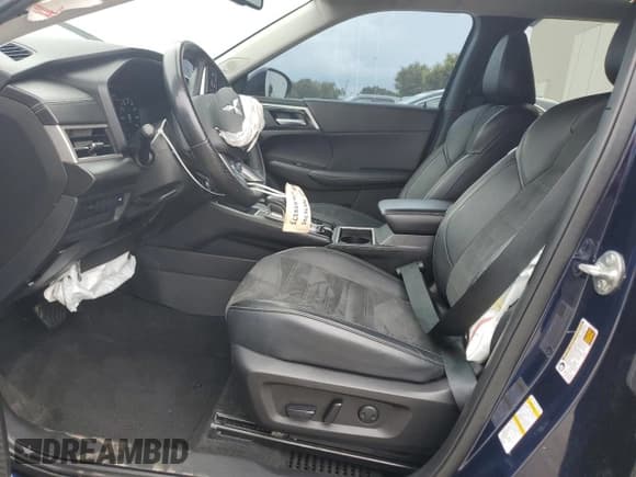 ✅ 2023 Mitsubishi Outlander SE • VIN: JA4J3UA85PZ058273 • Lot: 70292795. Wystawiony na Copart z przebiegiem 45 501 mil. Bezpłatny archiwum sprzedaży aukcyjnych z USA i szczegółowy raport historii pojazdu na DreamBid. Zdjęcie 7.