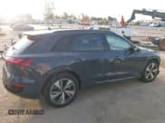 ✅ 2024 Audi Q8 e-tron Premium • VIN: WA14AAGE6RB013322 • Lot: 41890966. Wystawiony na IAAI z przebiegiem 14 857 mil. Bezpłatny archiwum sprzedaży aukcyjnych z USA i szczegółowy raport historii pojazdu na DreamBid. Zdjęcie 14.