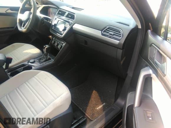 ✅ 2022 Volkswagen Tiguan S • VIN: 3VV0B7AX7NM108555 • Lot: 37003805. Listed on IAAI with 21,077 mi. Free auction sales archive from the USA and detailed vehicle history report at DreamBid. Image 5.