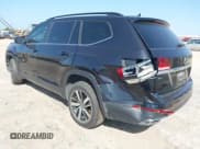 ✅ 2022 Volkswagen Atlas SE • VIN: 1V2DP2CA7NC528880 • Lot: 42527190. Listed on IAAI with 50,543 mi. Free auction sales archive from the USA and detailed vehicle history report at DreamBid. Image 3.