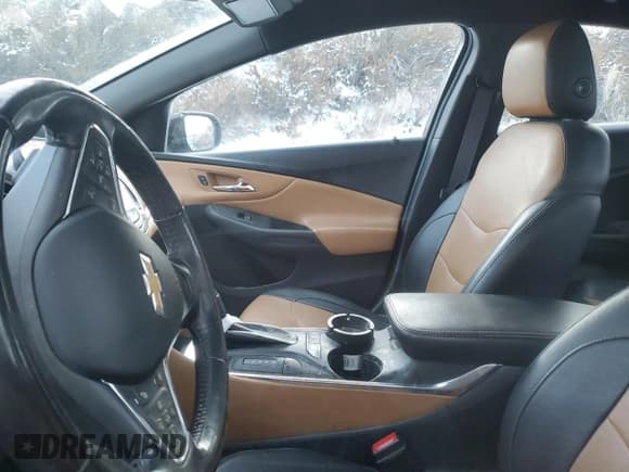 ✅ 2017 Chevrolet Volt Premier • VIN: 1G1RB6S55HU110357 • Lot: 82871083. Wystawiony na Copart z przebiegiem Nie podano. Bezpłatny archiwum sprzedaży aukcyjnych z USA i szczegółowy raport historii pojazdu na DreamBid. Zdjęcie 8.