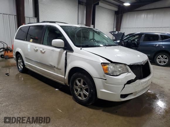 ✅ 2010 Chrysler Town & Country Touring Plus • VIN: 2A4RR8D15AR415282 • Lot: 89908155. Wystawiony na Copart z przebiegiem 176 738 mil. Bezpłatny archiwum sprzedaży aukcyjnych z USA i szczegółowy raport historii pojazdu na DreamBid. Zdjęcie 4.