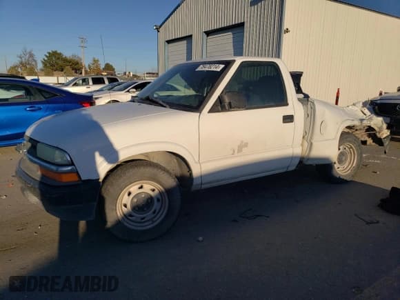 ✅ 2003 Chevrolet S-10 LS • VIN: 1GCCS14H138211999 • Лот: 78478214. Опубликован ранее на Copart с пробегом Не указан. Бесплатный доступ к архиву аукционных продаж из США и подробный отчёт об истории автомобиля на DreamBid. Изображение 1.