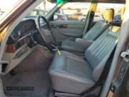 ✅ 1988 Mercedes-Benz 560 • VIN: WDBCA39D4JA391164 • Lot: 82628704. Listed on Copart with 88,482 mi. Free auction sales archive from the USA and detailed vehicle history report at DreamBid. Image 7.